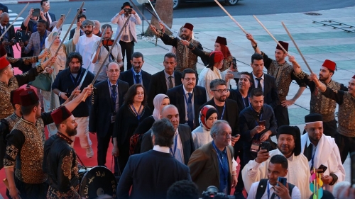 أجواء احتفالية تسبق حفل افتتاح المهرجان