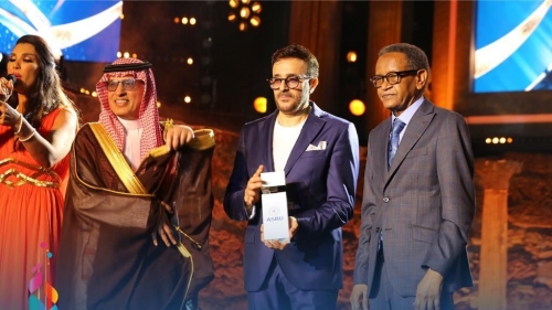  المهرجان يكرّم الفنان صابر الرباعي