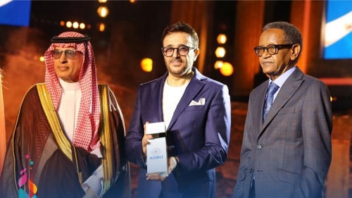  المهرجان يكرّم الفنان صابر الرباعي